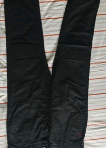 32 waist, almost new. black chinos