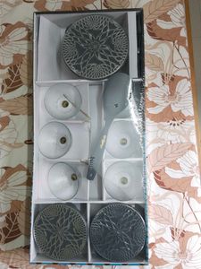 Decorative Dinnerware Set