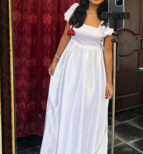 Elegant White Maxi Dress with Puff Sleeves