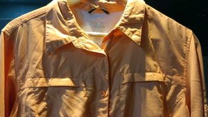 Columbia Lightweight Shirt – Imported | Excellent