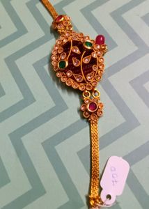 Elegant Ethnic Bajuband