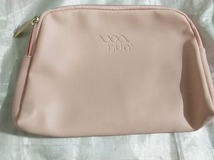 Nua Women Pouch