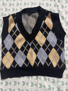 Argyle Knit Sweater Vest Cropped