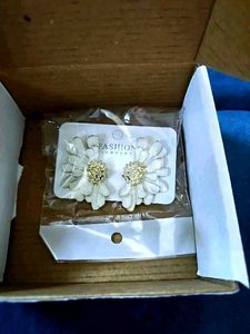 Daisy Flower Earrings