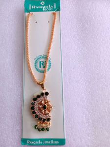 Elegant Gold Chain with Pendant hh