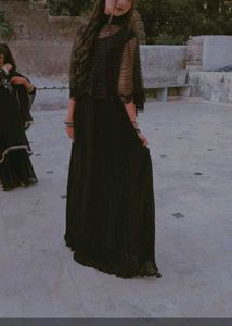 skirt top with hendwork cap