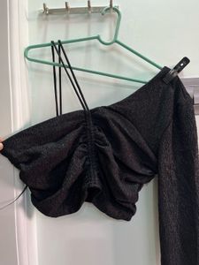 Zudio Chic One-Shoulder Ruched Crop Top