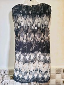 Stylish Abstract Print Sleeveless Kurti