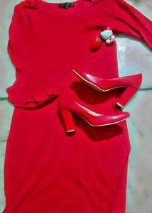 Chic 🍒  red Heels 👠 and Bell Sleeve Mini Dress