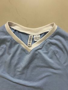 H&amp;M Blue Cropped Top v neck