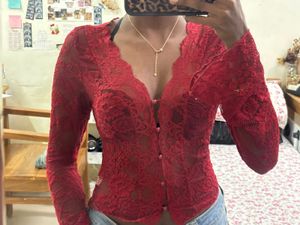 Savana red lacy top
