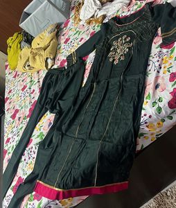 Elegant Green Kurta Set with Gold Embroidery