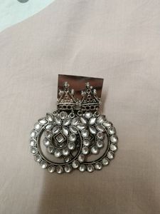 4 Pairs OfStylish Earing Very Low Cost.+ Free Dalwada Mix sample Pack