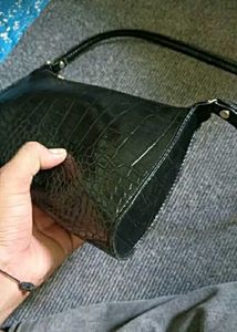 Black Sling Bag Direct Warehouse 👜