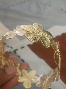 Gold Flower Shoulder Bracelet