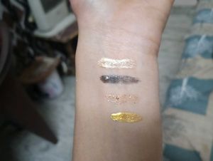 Shimmering Metallic Eyeshadow Collection