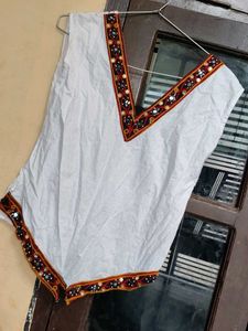 Embellished V-Neck Sleeveless White Blouse