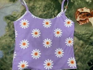 Cute Daisy Print Crop Top