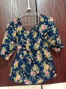 chic Navy Floral Print Top