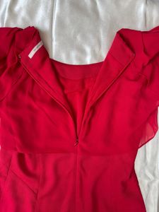 Elegant Red Short Dress with Cape Sleeves