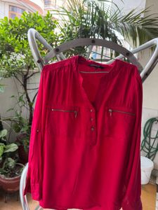 Red Globus Top with Zipper Pockets