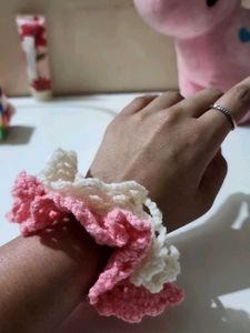 Crochet Scrunchie/ Bracelet 💕✨️