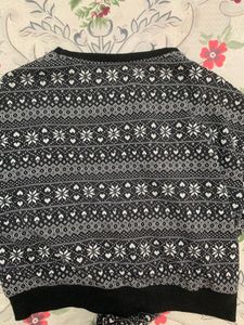 Cozy Black &amp; White Patterned Sweater