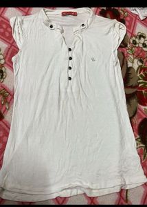 Bundle of 4 casual tops