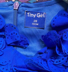 sleeveless blue top