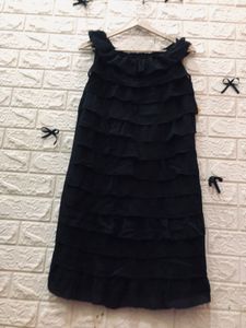 Chic Black Ruffle Dress🕶️👜