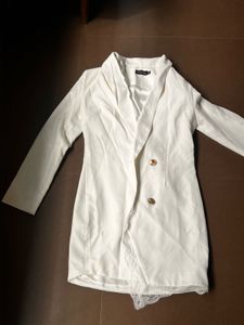 Chic White Double-Breasted Blazer