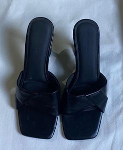 Lino Perros Black Heels