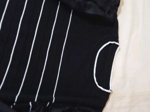 Korean Black Puff Sleeves Top