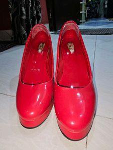 A Very Stylish Heels Wedges