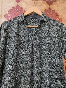 Geometric Print Button-Up Tunic
