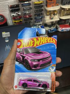 Hot Wheels '20 Dodge Charger Hellcat