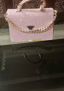 Bag Bee Pink Handbag with Gold Chain