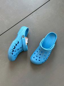 *CROCS*