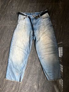 loose baggy jeans