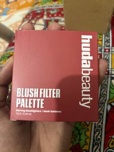 Huda Beauty Blush Filter Palette Strawberry latte