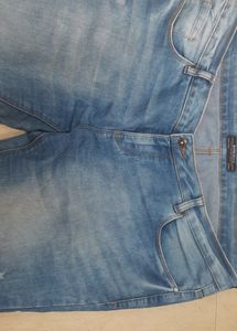Light Wash Frayed Hem Jeans