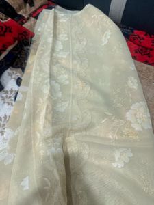 Elegant Floral Print Saree