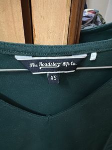 Solid Green V-Neck Casual Top