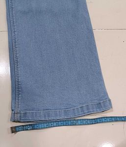 Light Wash Stretchable Flared Jeans