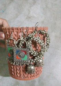 Earings