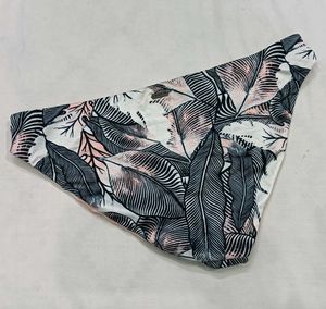 Stylish ❤️‍🔥 Tropical Print Bikini Bottom