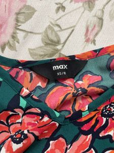 Floral Print Sleeveless Top