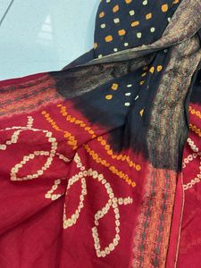 Black &amp; Red Bandhani dupatta 🧣