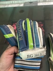 Khushbu Cricket Gloves Used condition