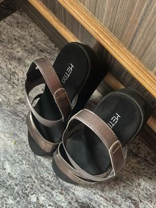 Stylish Metro Sandals Size 38